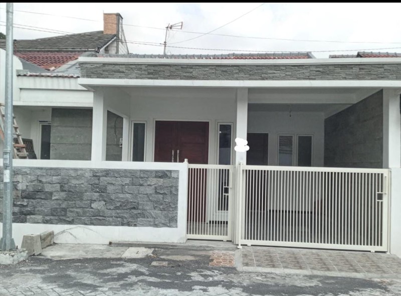 Dijual Rumah di Taman Pondok Indah Wiyung Surabaya