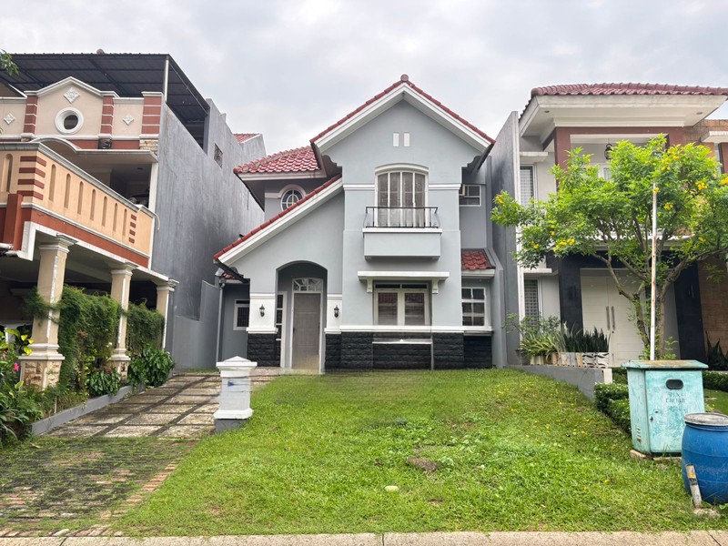 Rumah 2 Lantai di Kota Wisata