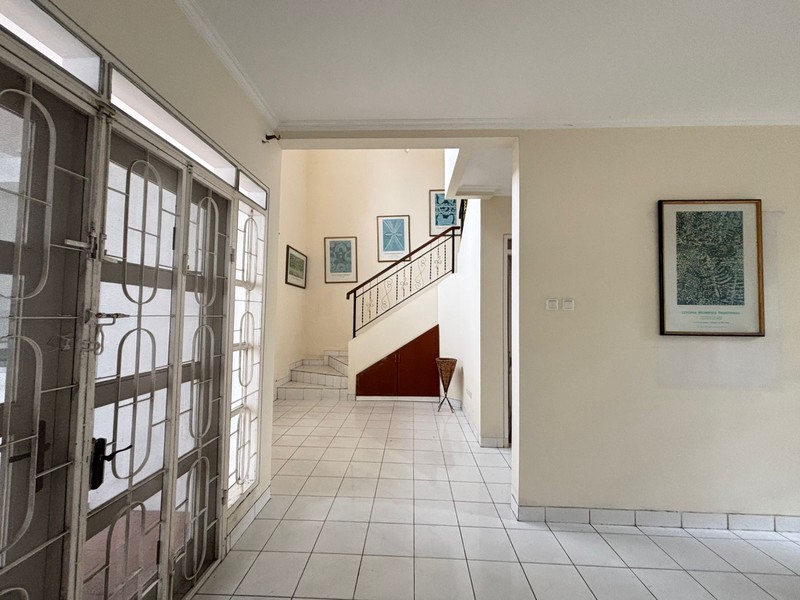 Rumah 2 Lantai di Kota Wisata