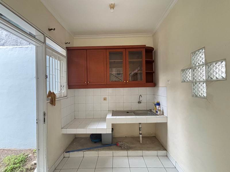 Rumah 2 Lantai di Kota Wisata