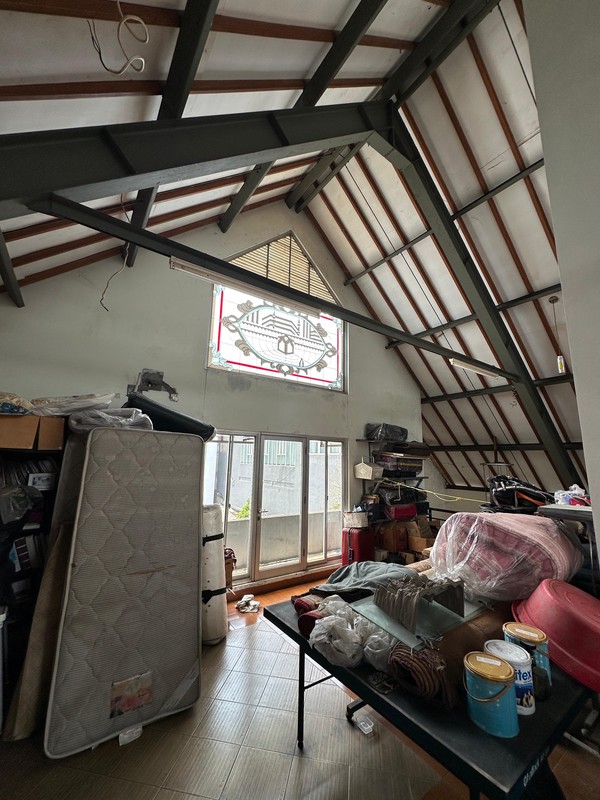 Rumah 3 lantai di lokasi strategis di Radio Dalam Area Hanya selangkah ke Grandlucky Superstore dan 7 menit dari Gandaria City