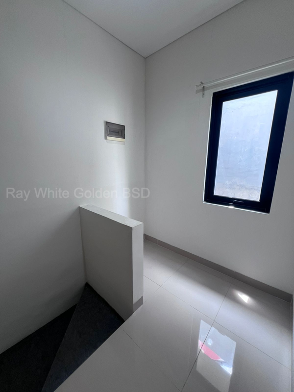 Disewa Rumah Strategis Dekat Jalan Toll Semi Furnished Provence Suites BSD