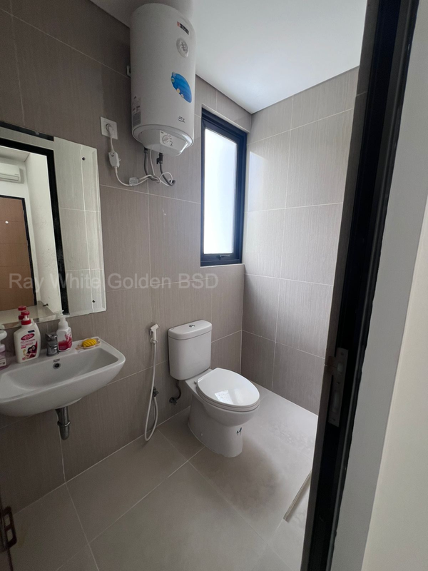 Disewa Rumah Strategis Dekat Jalan Toll Semi Furnished Provence Suites BSD