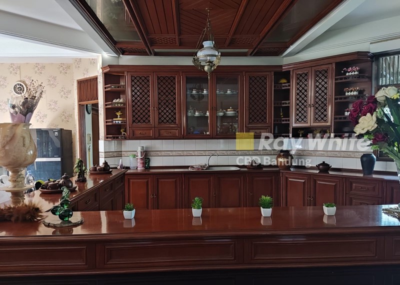 Langka! Rumah Luas dan Strategis di Sayap Dago, Bandung!