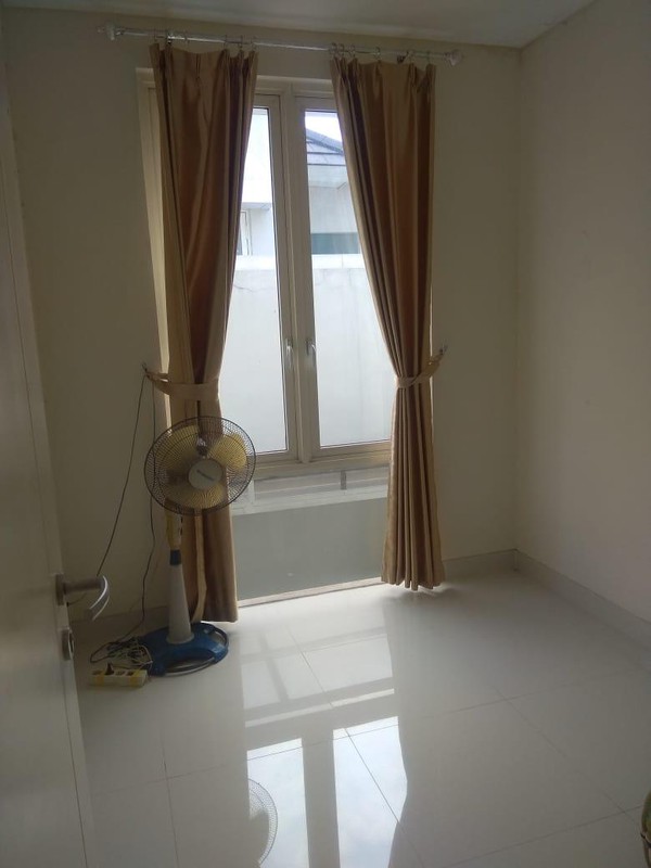 Disewakan Rumah 2 Lantai Canberra Grand Pakuwon Surabaya  