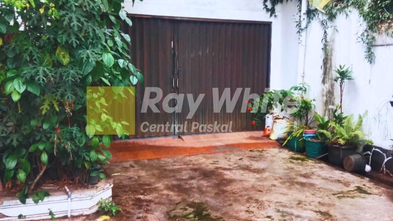 Rumah Dekat Alun-Alun 