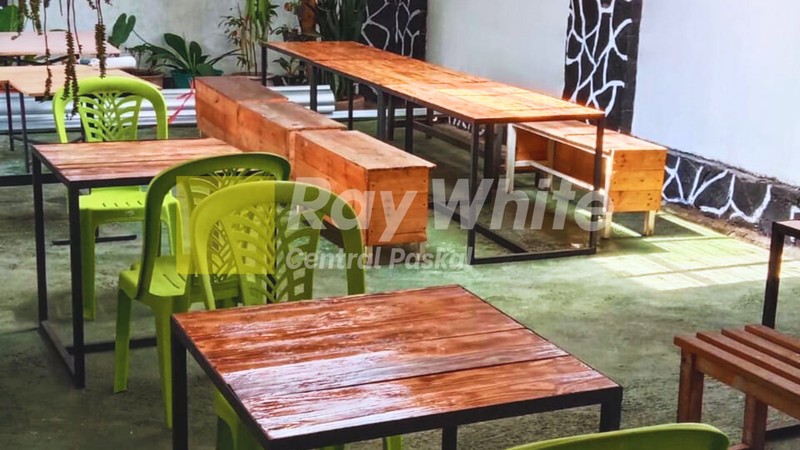 Rumah Dekat Alun-Alun 