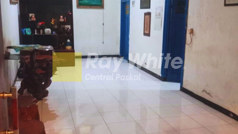 Rumah Dekat Alun-Alun 