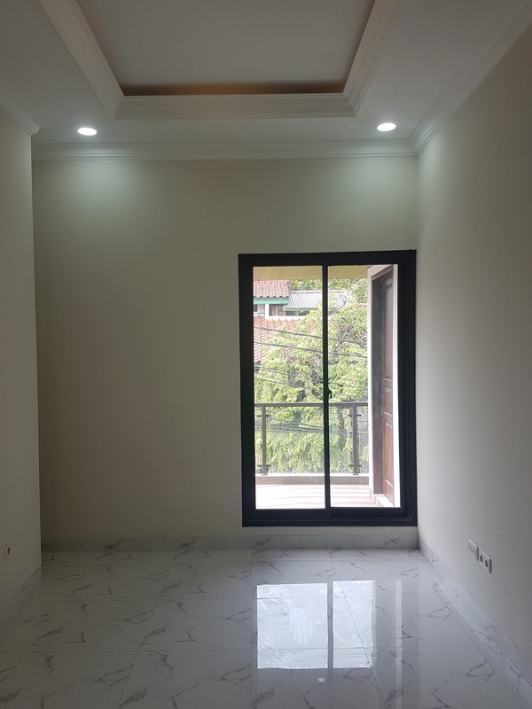 Rumah mewah siap di huni dengan lokasi strategis