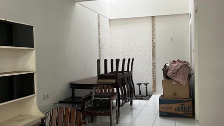 Rumah Kemayoran 2 lantai siap huni bagus