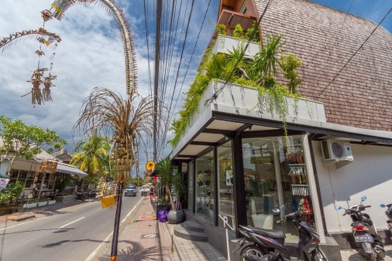 Leasehold - Commercial & Residential Property with Strong Street Exposure in Canggu, Bali