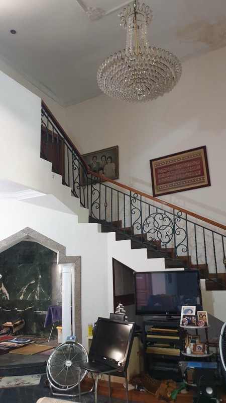 Dijual Rumah Besar & Strategis di Kebayoran Baru - Jakarta Selatan