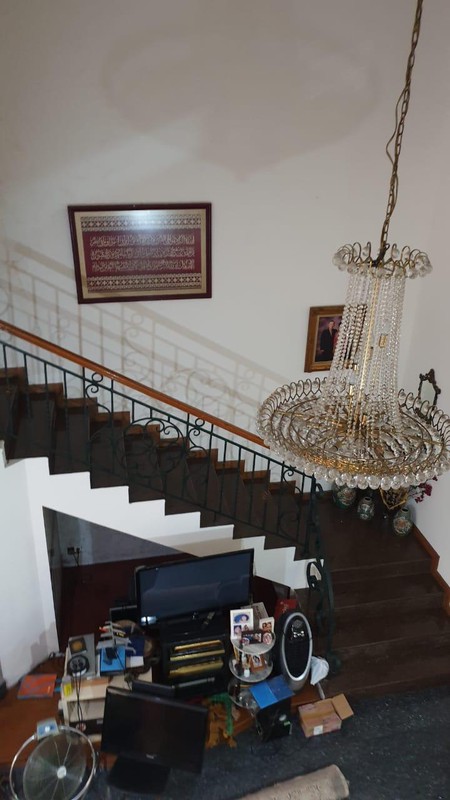 Dijual Rumah Besar & Strategis di Kebayoran Baru - Jakarta Selatan