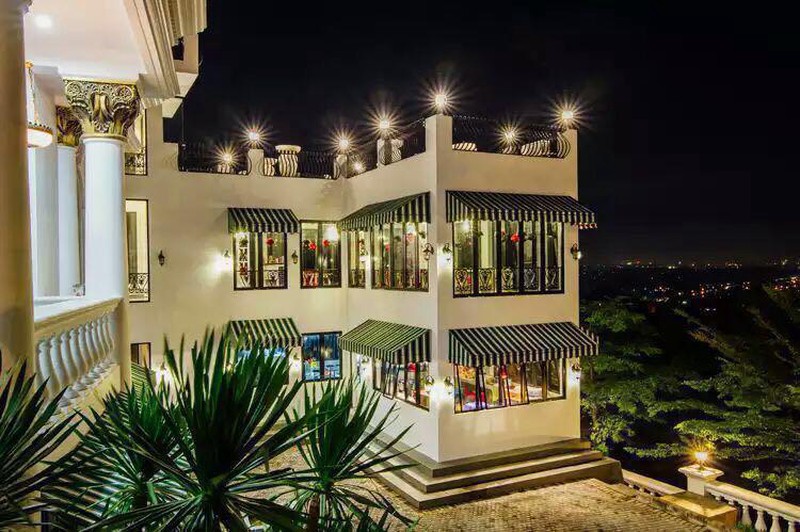 Dijual Villa di Sentul City, surat SHM.