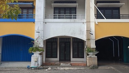 Disewakan ruko gwalk Citraland Surabaya Barat 
