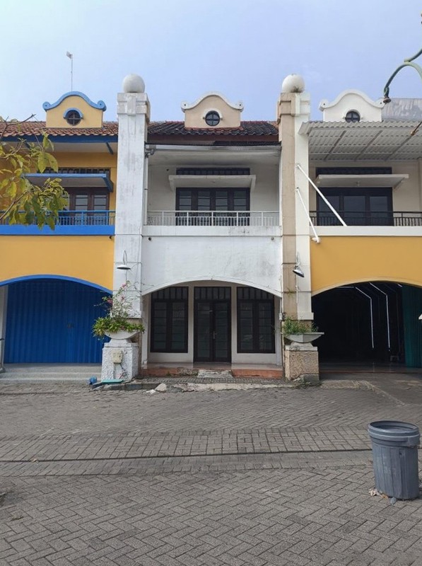 Disewakan ruko gwalk Citraland Surabaya Barat 