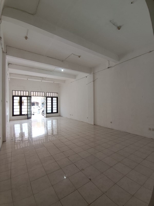 Disewakan ruko gwalk Citraland Surabaya Barat 