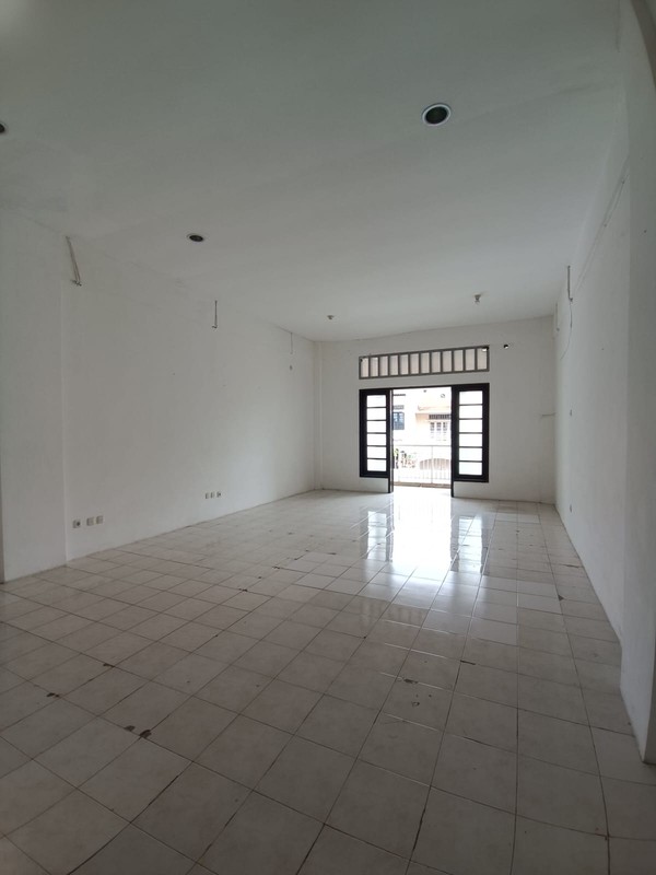 Disewakan ruko gwalk Citraland Surabaya Barat 