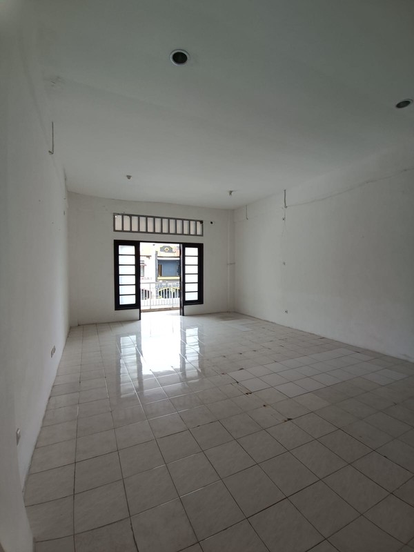 Disewakan ruko gwalk Citraland Surabaya Barat 