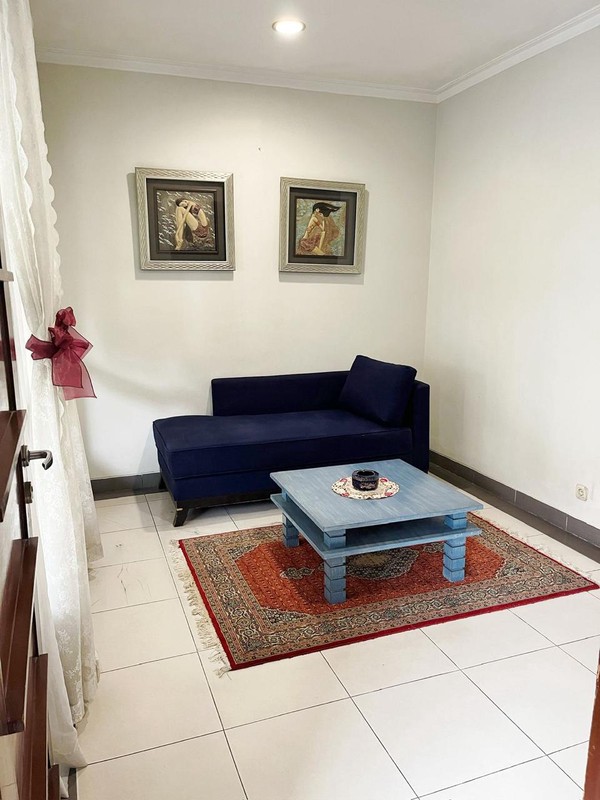 Di jual rumah cantik di kartika alam pondok indah