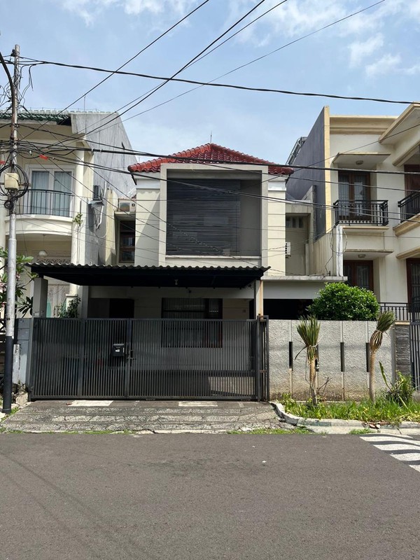 Di jual rumah cantik di kartika alam pondok indah