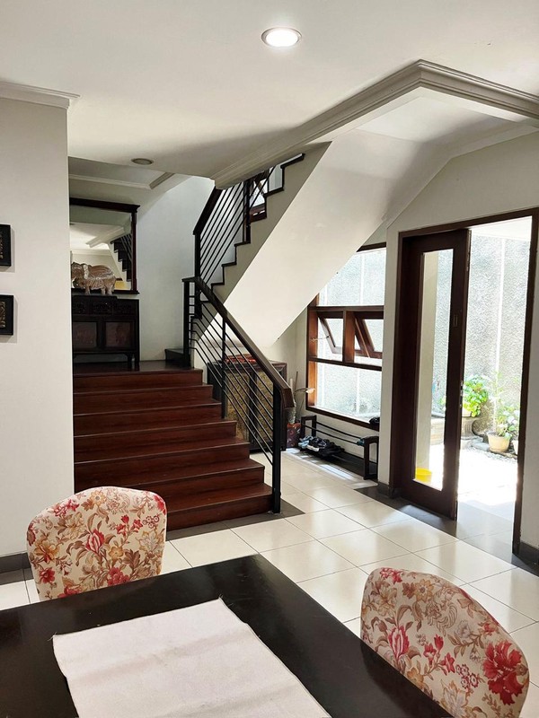 Di jual rumah cantik di kartika alam pondok indah