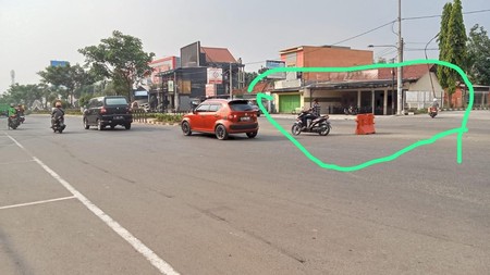 Ruang Usaha Strategis di Jl. Raya BSD Ciater - Lokasi Ramai