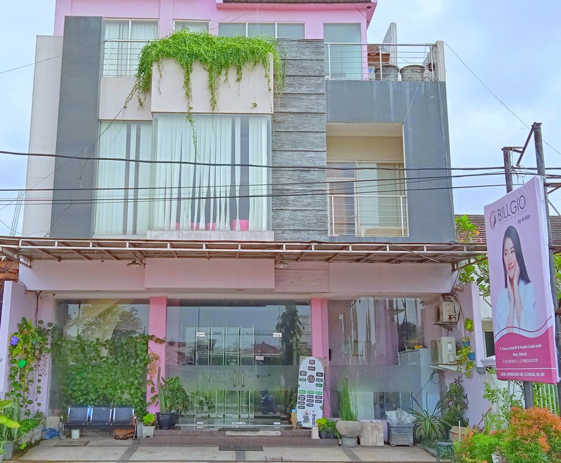 DIJUAL CEPAT RUMAH PONDOK TJANDRA COCOK UNTUK TEMPAT USAHA BEKAS KLINIK KECANTIKAN