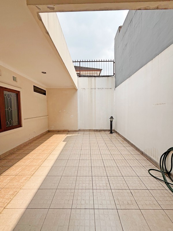 Rumah Siap Huni di Villa Melati Mas, BSD City - Lokasi Favorit