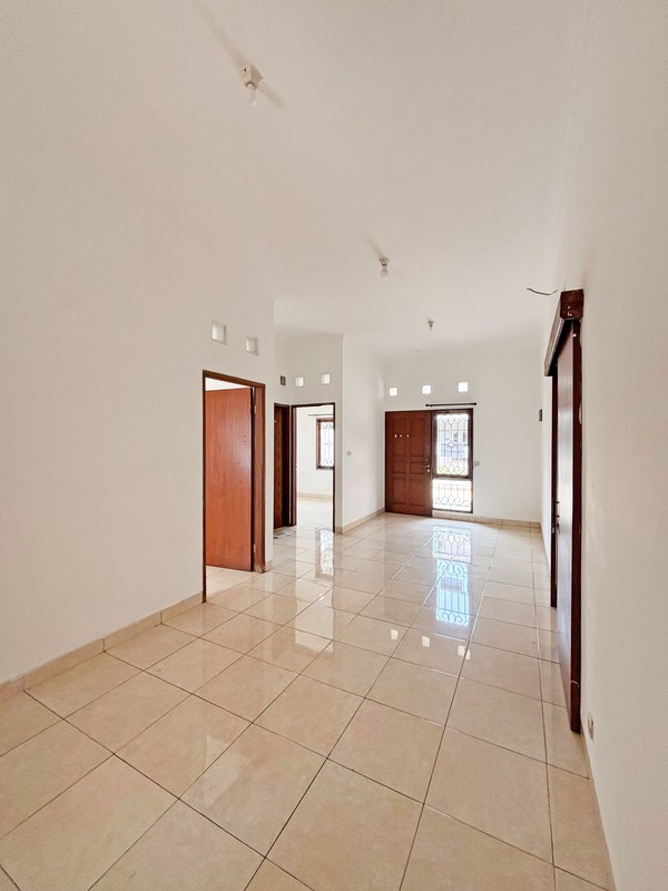 Rumah Siap Huni di Villa Melati Mas, BSD City - Lokasi Favorit