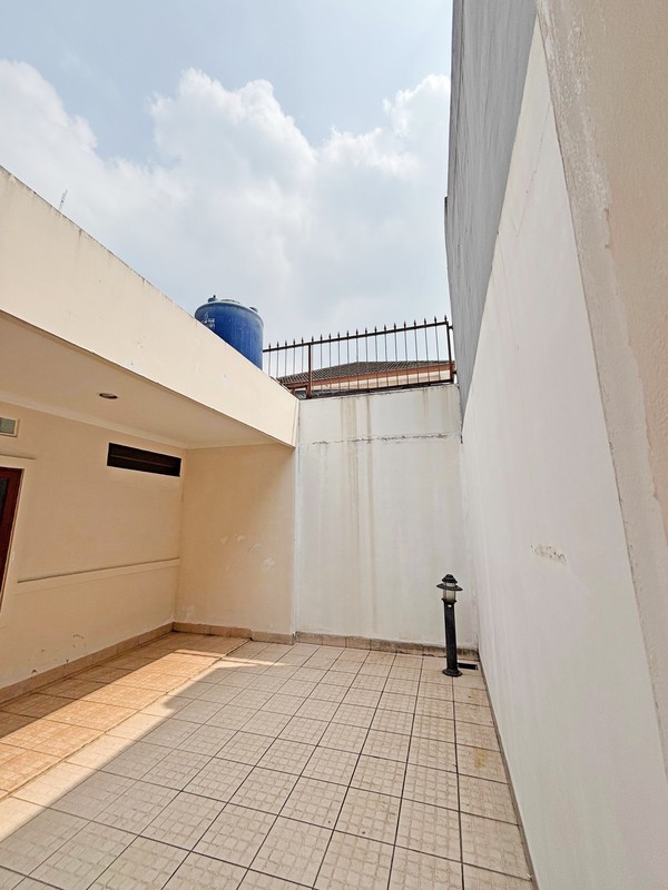 Rumah Siap Huni di Villa Melati Mas, BSD City - Lokasi Favorit