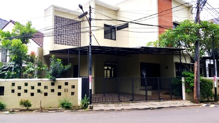 Rumah halaman luas, Bebas Banjir lokasi strategis dekat RS. Setia Mitra, St. Pondok Ranji di Bintaro