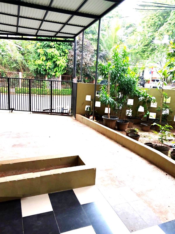 Rumah halaman luas, Bebas Banjir lokasi strategis dekat RS. Setia Mitra, St. Pondok Ranji di Bintaro