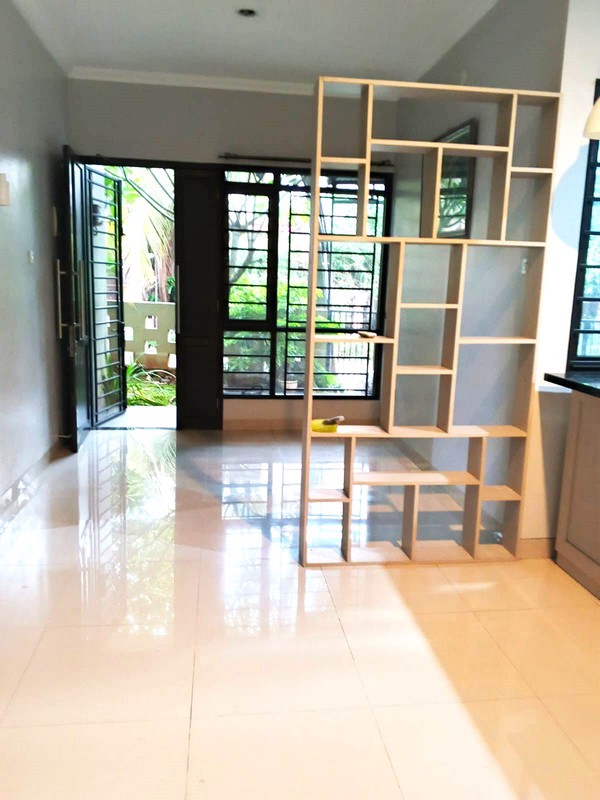 Rumah halaman luas, Bebas Banjir lokasi strategis dekat RS. Setia Mitra, St. Pondok Ranji di Bintaro