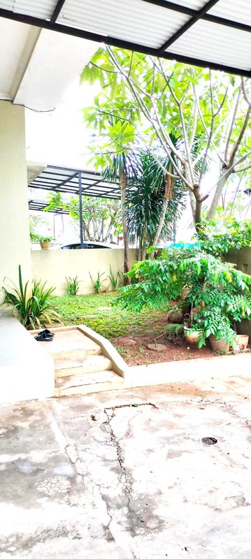 Rumah halaman luas, Bebas Banjir lokasi strategis dekat RS. Setia Mitra, St. Pondok Ranji di Bintaro