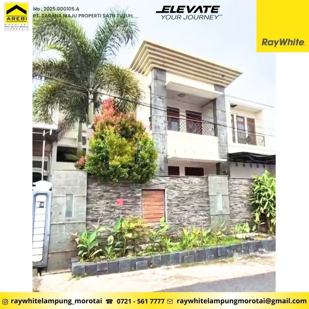 RUMAH MEWAH ADA KOLAM RENANG