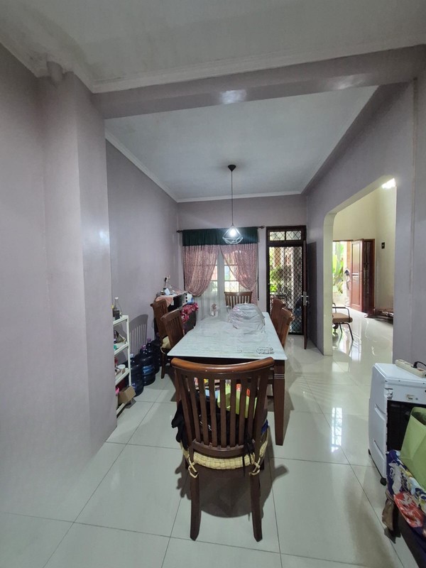 Dijual Rumah 2 Lantai Lingkungan Nyaman di Kelapa Dua - Depok