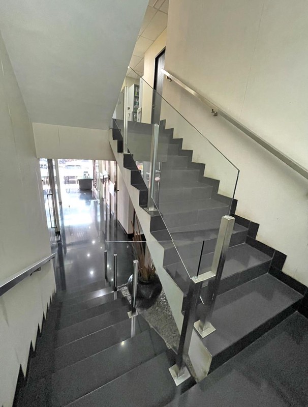 Ruang Usaha Premium 3 Lantai di BSD City Kantor Eksklusif dengan Parkiran Luas