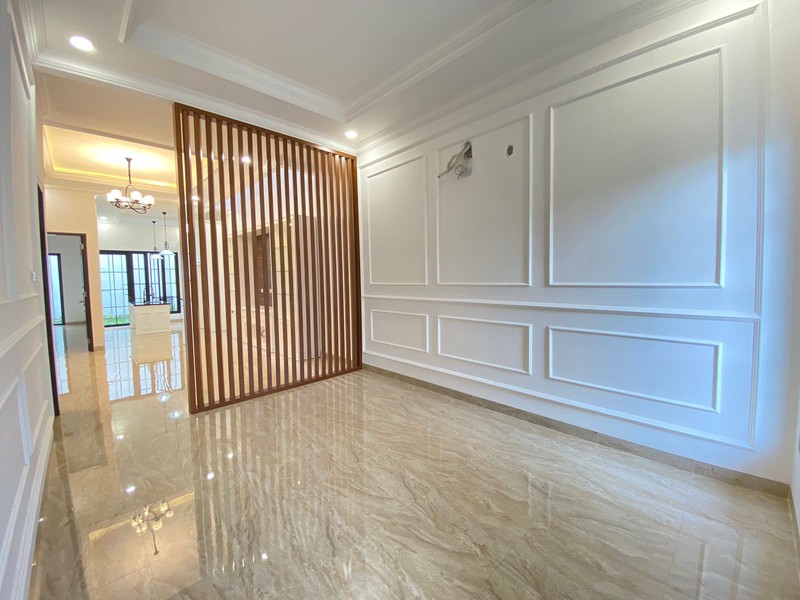 Rumah mewah baru di bangun dengan semi furnished di Duren Sawit, Jakarta Timur