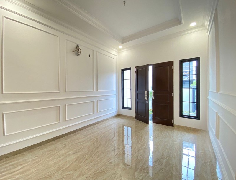 Rumah mewah baru di bangun dengan semi furnished di Duren Sawit, Jakarta Timur