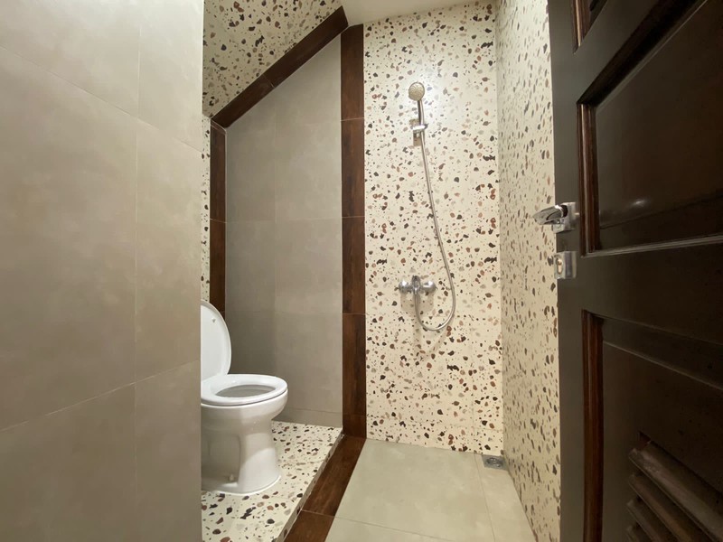 Rumah mewah baru di bangun dengan semi furnished di Duren Sawit, Jakarta Timur