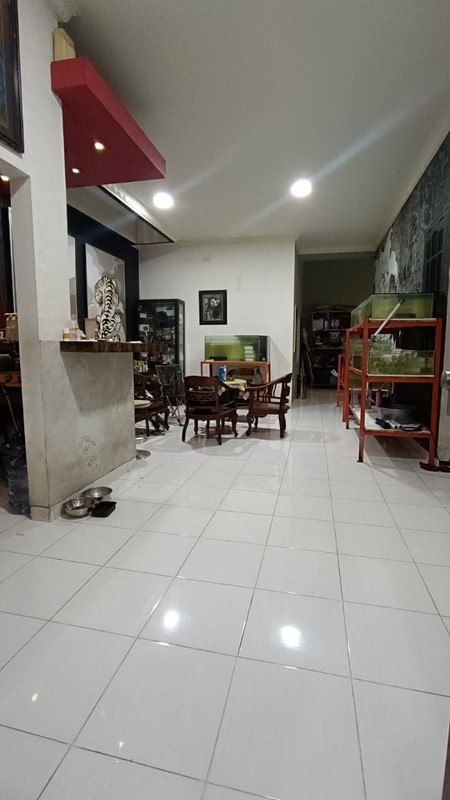 Rumah 2 lantai Javanese Industrial Design di Villa Melati Mas