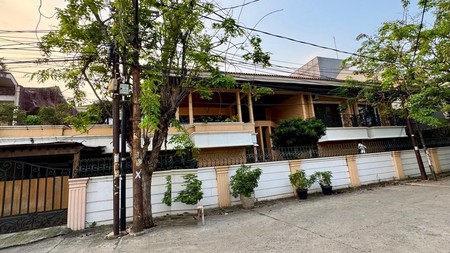 Rumah Bagus, Nyaman dan Asri, Lokasi Strategis di Jakarta Barat