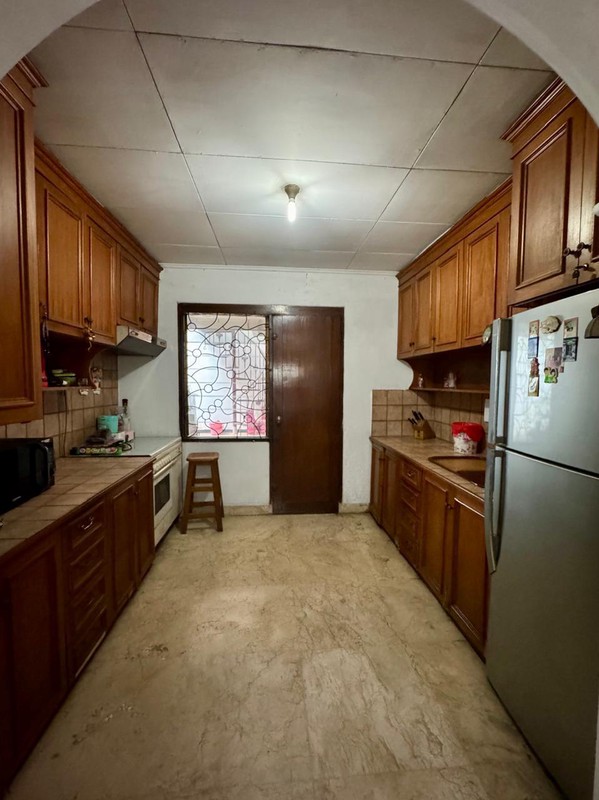 Rumah Bagus, Nyaman dan Asri, Lokasi Strategis di Jakarta Barat