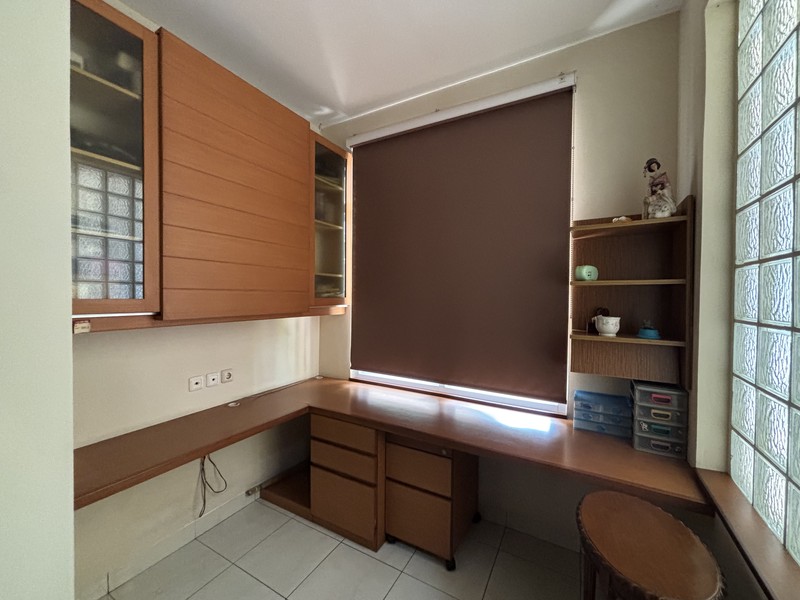 Super Murah! Rumah Kokoh 2.5 Lantai, Rapi Terawat di Kota Wisata Cibubur 