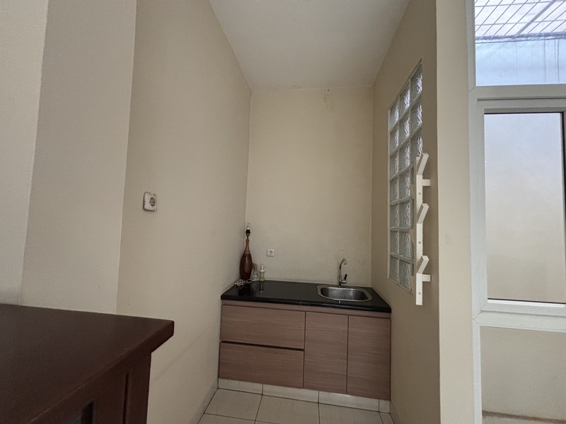 Super Murah! Rumah Kokoh 2.5 Lantai, Rapi Terawat di Kota Wisata Cibubur 