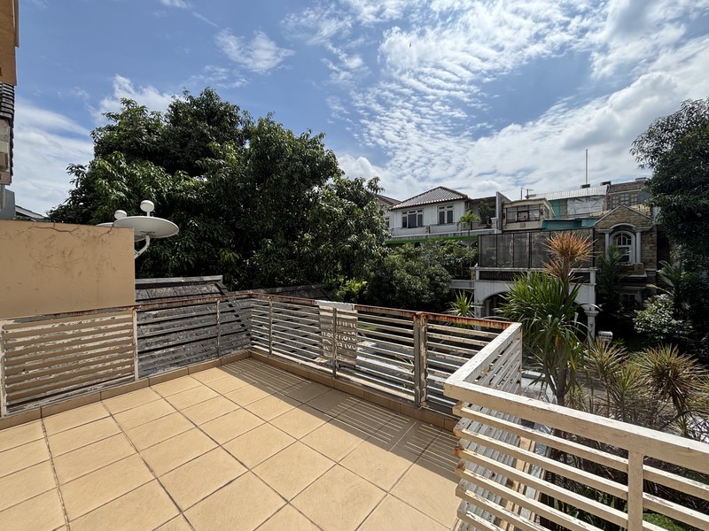 Super Murah! Rumah Kokoh 2.5 Lantai, Rapi Terawat di Kota Wisata Cibubur 