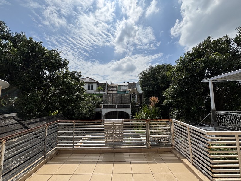 Super Murah! Rumah Kokoh 2.5 Lantai, Rapi Terawat di Kota Wisata Cibubur 