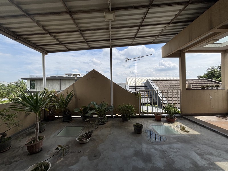 Super Murah! Rumah Kokoh 2.5 Lantai, Rapi Terawat di Kota Wisata Cibubur 