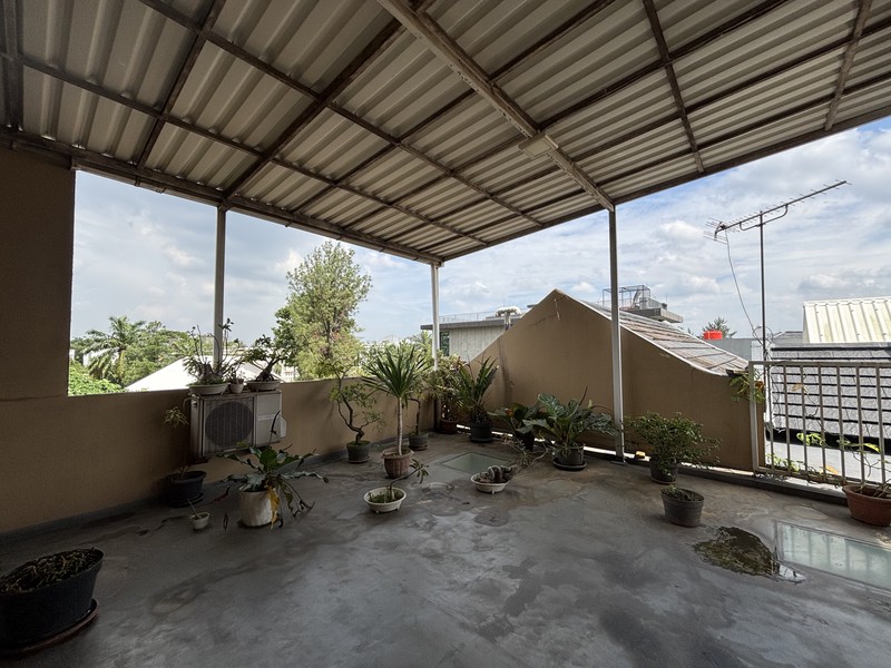 Super Murah! Rumah Kokoh 2.5 Lantai, Rapi Terawat di Kota Wisata Cibubur 